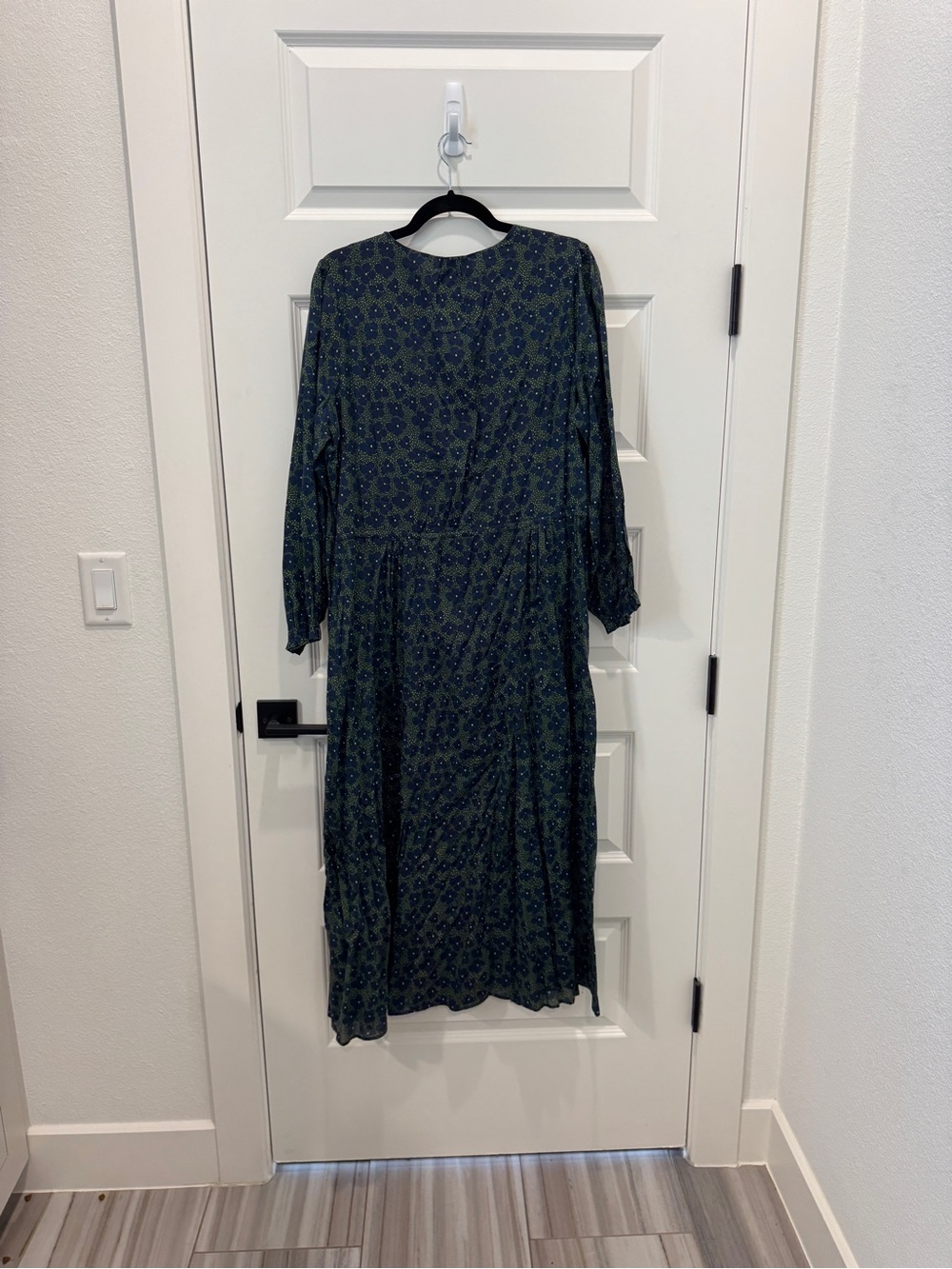 Women's Dark Green Floral Midi Dress with Button Front - Picture 4 of 4